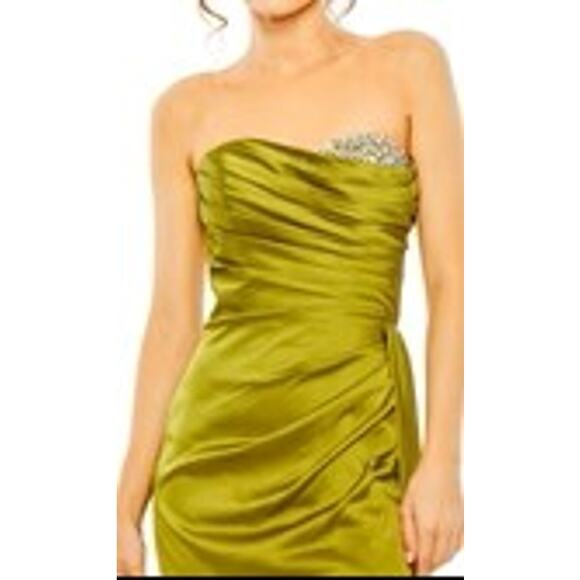 Mac Duggal 2211 - Ruched Satin Classic Prom Gown with Slit - 4 - Picture 3 of 3